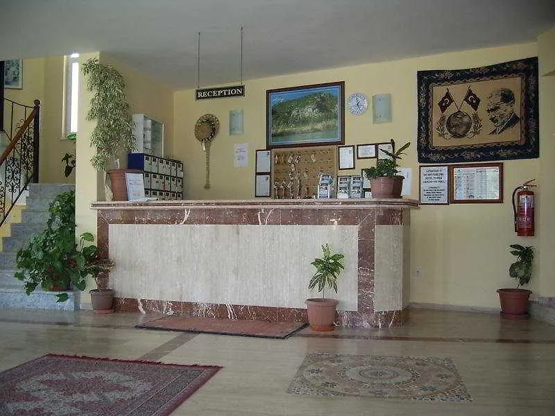 Junior Ozalp Hotel Dalyan
